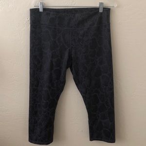 Fabletics crop leggings
